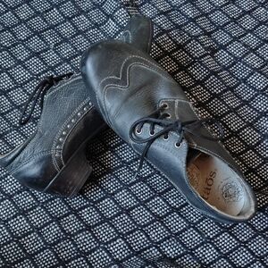 Taos Jive Oxford Women's Heeled Shoes